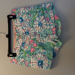 EUC Lilly Pulitzer Callahan shorts size 2